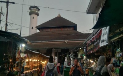 Masjid Sunan Ampel di Surabaya: Warisan Arsitektur Jawa Kuno Bernuansa Arab